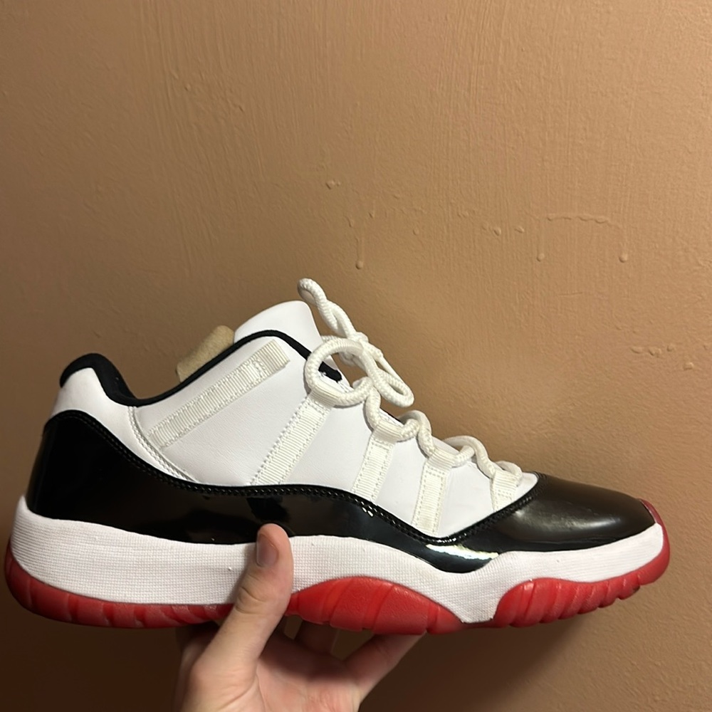 Jordan 11 Concord-Bred low